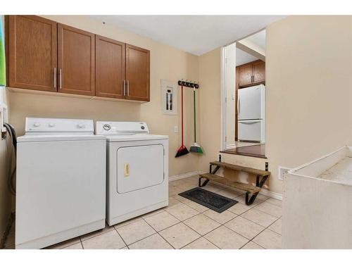 117 Bateson Street, Bittern Lake, AB - Indoor Photo Showing Laundry Room