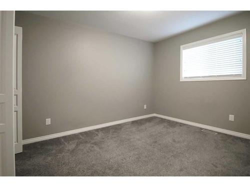 15 Hampton Crescent, Sylvan Lake, AB - Indoor Photo Showing Laundry Room