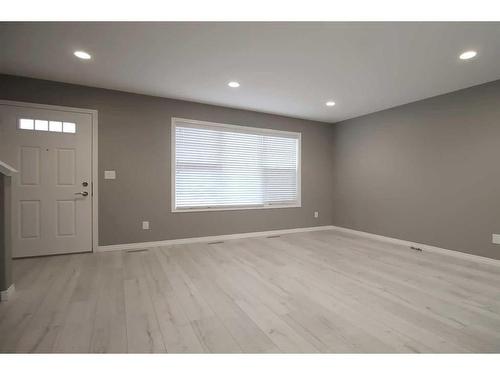 15 Hampton Crescent, Sylvan Lake, AB - Indoor Photo Showing Other Room