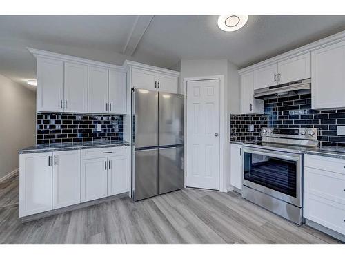 1912 20 Street, Delburne, AB - Indoor Photo Showing Kitchen