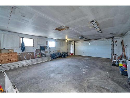 1912 20 Street, Delburne, AB - Indoor Photo Showing Garage