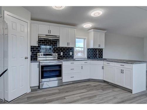 1912 20 Street, Delburne, AB - Indoor Photo Showing Kitchen