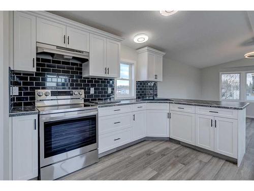 1912 20 Street, Delburne, AB - Indoor Photo Showing Kitchen