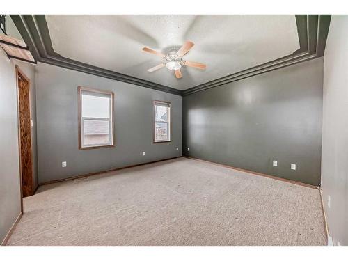 312 Jenner Crescent, Red Deer, AB - Indoor Photo Showing Other Room