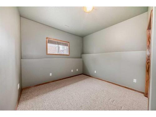 312 Jenner Crescent, Red Deer, AB - Indoor Photo Showing Other Room