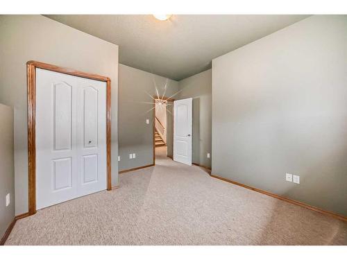 312 Jenner Crescent, Red Deer, AB - Indoor Photo Showing Other Room