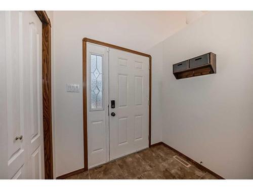 312 Jenner Crescent, Red Deer, AB - Indoor Photo Showing Other Room