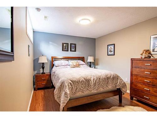 16 Mckinlay Crescent, Lacombe, AB - Indoor Photo Showing Bedroom