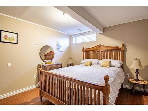 16 Mckinlay Crescent, Lacombe, AB - Indoor Photo Showing Bedroom