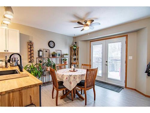 16 Mckinlay Crescent, Lacombe, AB - Indoor Photo Showing Dining Room