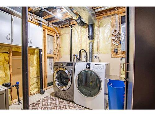 16 Mckinlay Crescent, Lacombe, AB - Indoor Photo Showing Laundry Room