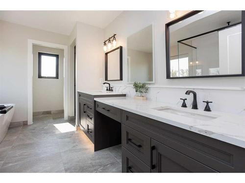 125 Emerald Drive, Red Deer, AB - Indoor Photo Showing Bathroom