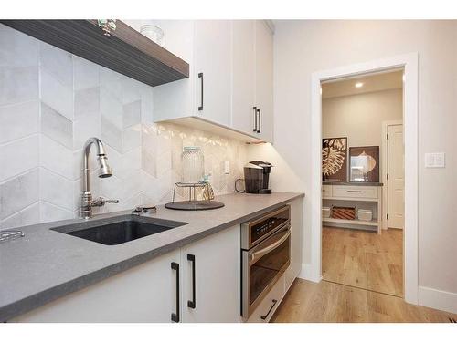 125 Emerald Drive, Red Deer, AB - Indoor Photo Showing Kitchen