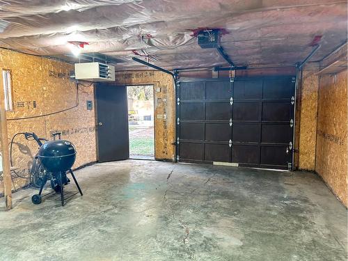 5411 51 Avenue, Rocky Mountain House, AB - Indoor Photo Showing Garage