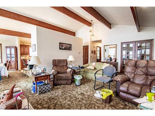 181 Grand Avenue, Norglenwold, AB - Indoor Photo Showing Living Room