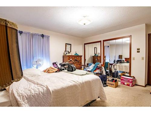 181 Grand Avenue, Norglenwold, AB - Indoor Photo Showing Bedroom