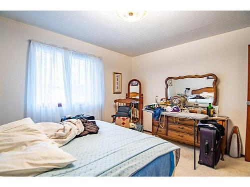 181 Grand Avenue, Norglenwold, AB - Indoor Photo Showing Bedroom