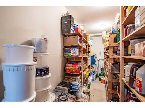 181 Grand Avenue, Norglenwold, AB - Indoor With Storage