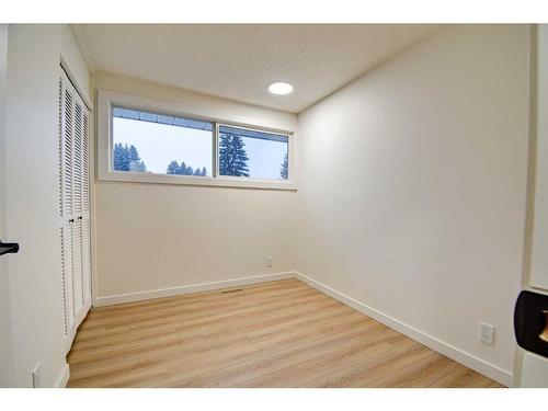 14 Spencer Street, Red Deer, AB - Indoor Photo Showing Other Room