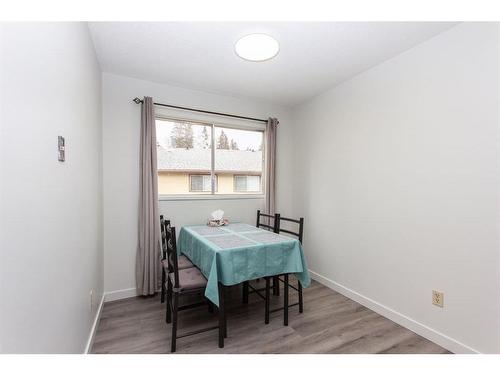 24 Gilchrist Crescent, Red Deer, AB - Indoor Photo Showing Dining Room