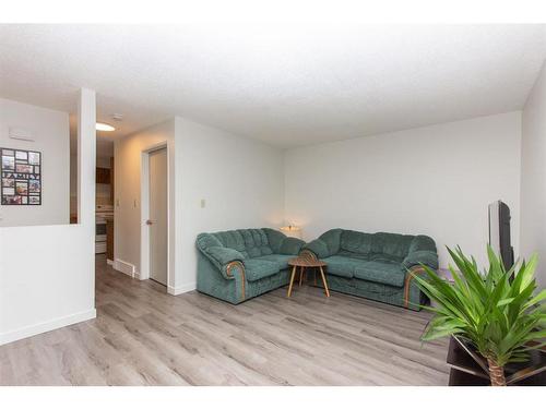 24 Gilchrist Crescent, Red Deer, AB - Indoor Photo Showing Other Room