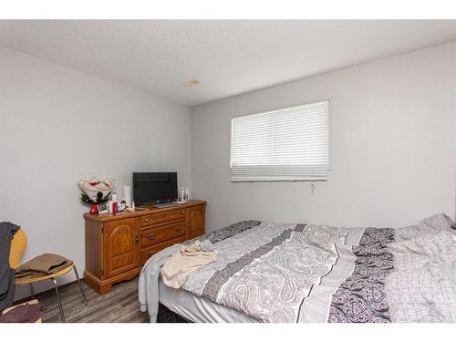 28 Gilchrist Crescent, Red Deer, AB - Indoor Photo Showing Bedroom