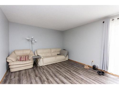 28 Gilchrist Crescent, Red Deer, AB - Indoor Photo Showing Other Room