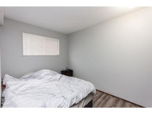 28 Gilchrist Crescent, Red Deer, AB - Indoor Photo Showing Bedroom