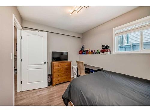 4319 55 Avenue Crescent, Innisfail, AB - Indoor Photo Showing Bedroom