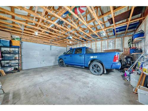 4319 55 Avenue Crescent, Innisfail, AB - Indoor Photo Showing Garage