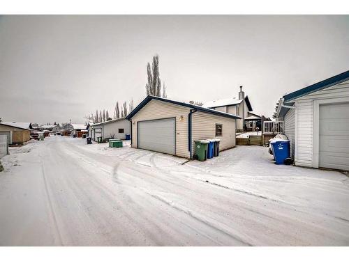 4319 55 Avenue Crescent, Innisfail, AB - Outdoor With Exterior