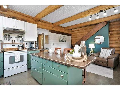 433008 Rr#25, Rural Ponoka County, AB - Indoor Photo Showing Kitchen