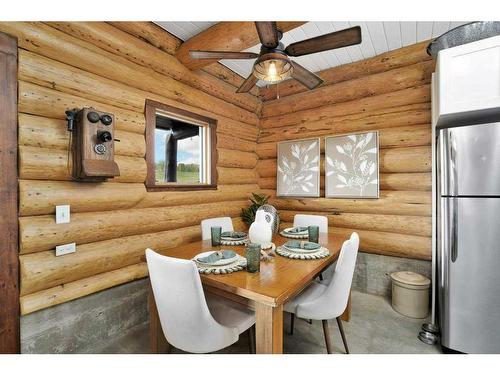 433008 Rr#25, Rural Ponoka County, AB - Indoor Photo Showing Dining Room