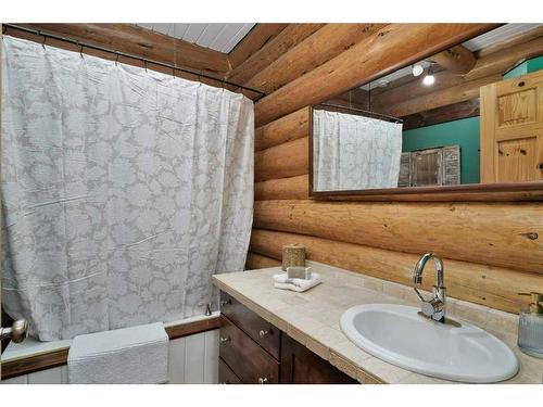 433008 Rr#25, Rural Ponoka County, AB - Indoor Photo Showing Bathroom