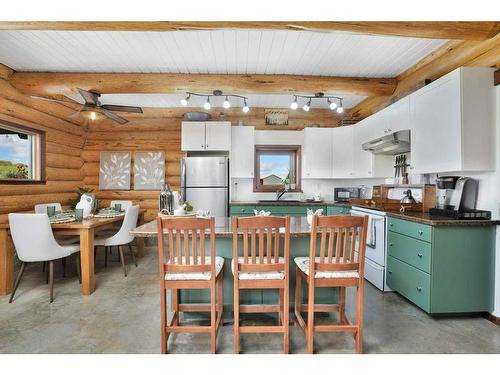 433008 Rr#25, Rural Ponoka County, AB - Indoor Photo Showing Dining Room