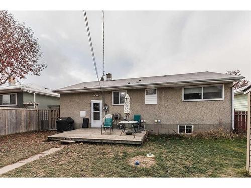 3927 40A Avenue, Red Deer, AB - Outdoor With Exterior