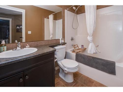 67 Burris Pointe, Lacombe, AB - Indoor Photo Showing Bathroom