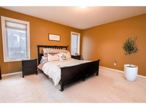 67 Burris Pointe, Lacombe, AB - Indoor Photo Showing Bedroom