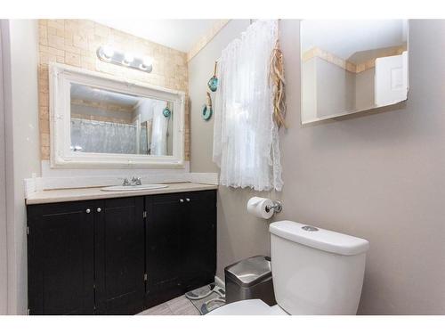 4752 41 Street Crescent, Innisfail, AB - Indoor Photo Showing Bathroom