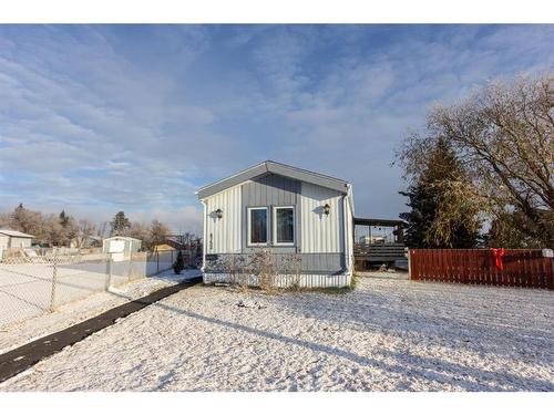 4752 41 Street Crescent, Innisfail, AB - Outdoor