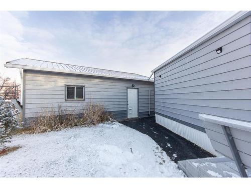 4752 41 Street Crescent, Innisfail, AB - Outdoor With Exterior