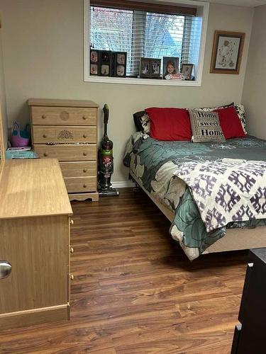 5113 51 Street, Castor, AB - Indoor Photo Showing Bedroom