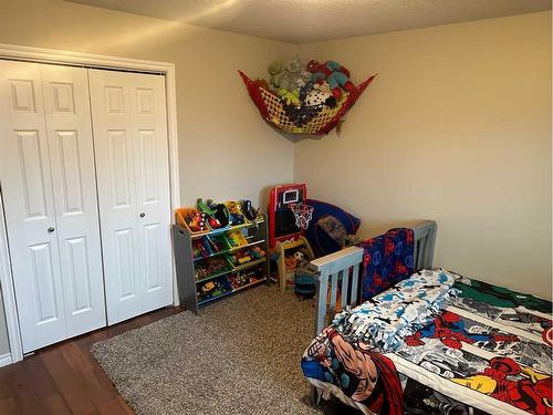 5113 51 Street, Castor, AB - Indoor Photo Showing Bedroom