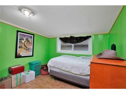 5039 46 Street North, Innisfail, AB - Indoor Photo Showing Bedroom