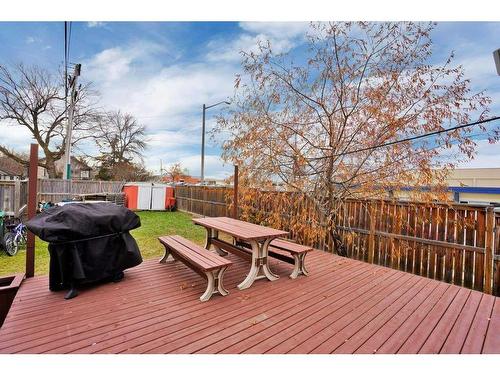 5039 46 Street North, Innisfail, AB - Outdoor With Deck Patio Veranda