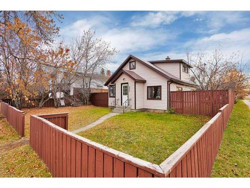 5039 46 Street North, Innisfail, AB - Outdoor