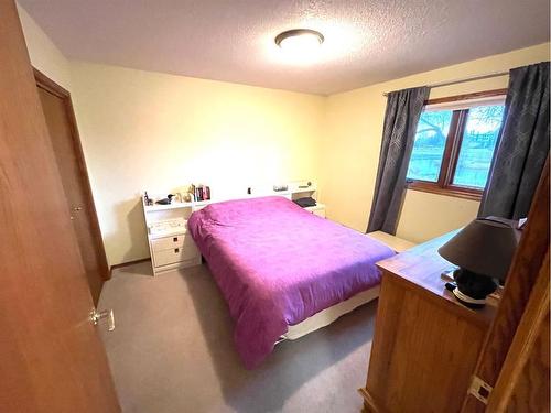 A-4821 54 Street, Camrose, AB - Indoor Photo Showing Bedroom