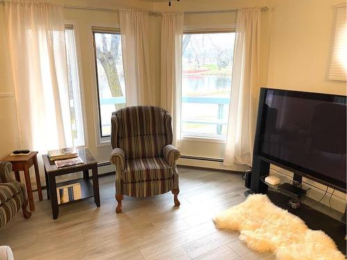 A-4821 54 Street, Camrose, AB - Indoor Photo Showing Living Room