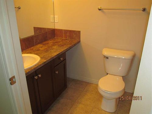 307-5601 Kerrywood Drive, Red Deer, AB - Indoor Photo Showing Bathroom