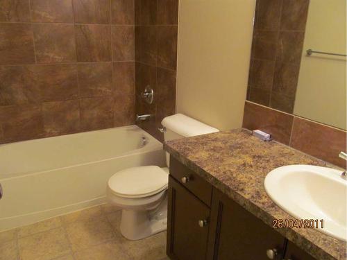 307-5601 Kerrywood Drive, Red Deer, AB - Indoor Photo Showing Bathroom